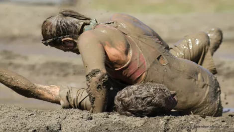 Mud wrestling: Microsoft targets Gmail