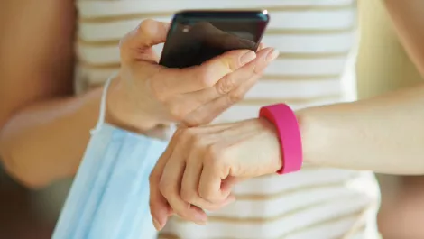 COVID-19 features to drive smartwatch sales