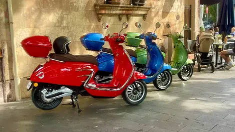 ROLL'N launches affordable electric mopeds in Australia from AUD $4,350