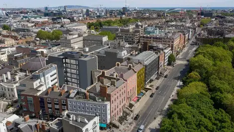 Pembr signs 16 St Stephen's Green for flagship site